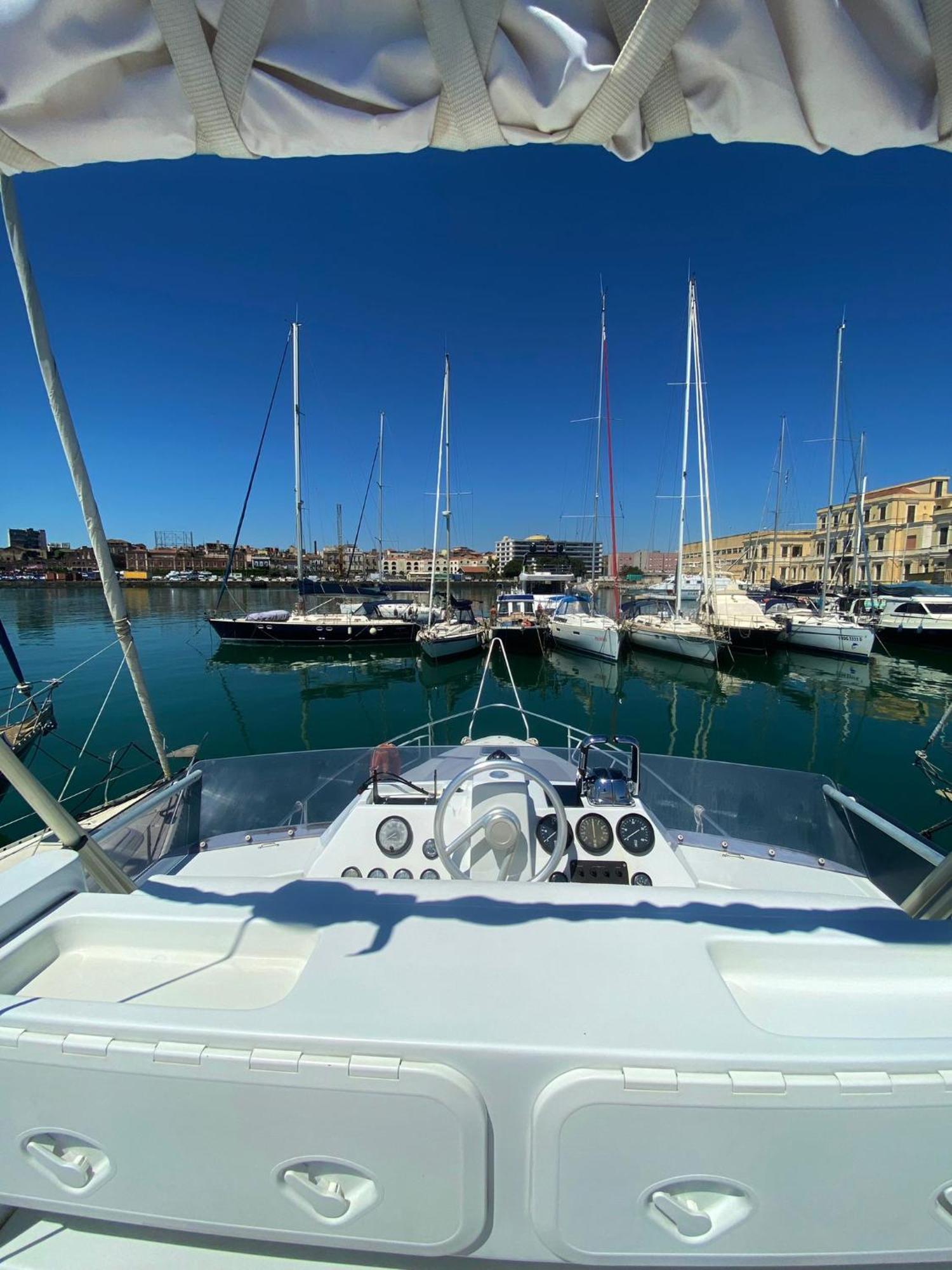 She'S Mine Yacht Hotel Catania Bagian luar foto