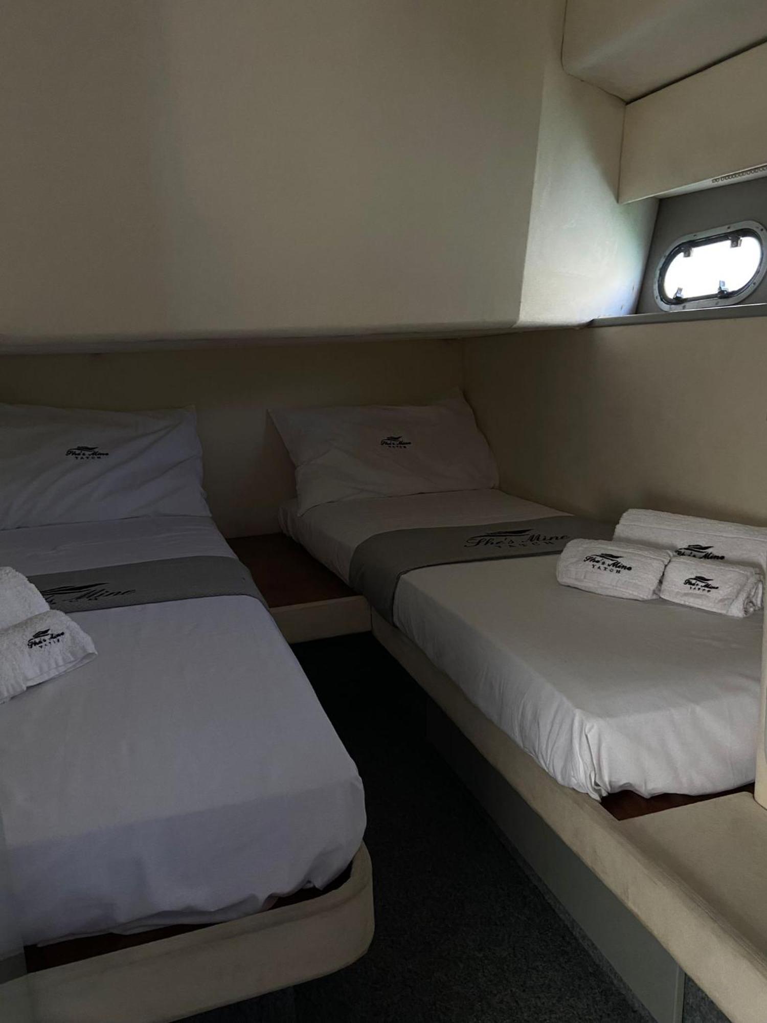 She'S Mine Yacht Hotel Catania Bagian luar foto