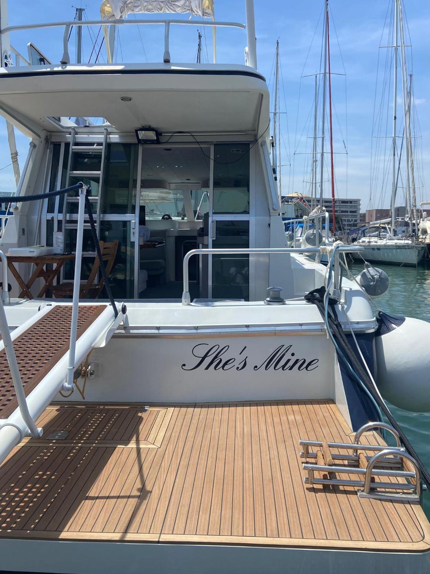 She'S Mine Yacht Hotel Catania Bagian luar foto